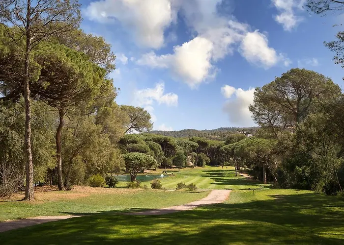 מלון Golf De Valescure & Nuxe Saint-Raphaël