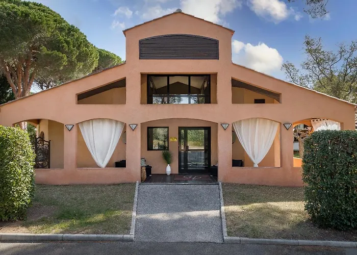 Golf De Valescure & Nuxe 4*