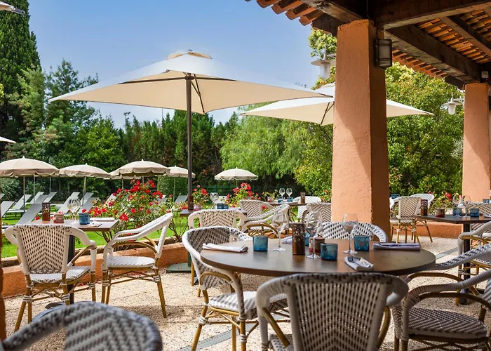 Golf De Valescure & Nuxe מלון 4*