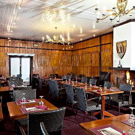 Golf De Valescure & Nuxe Готель