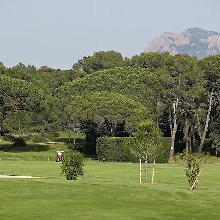 Golf De Valescure & Nuxe 4* Saint-Raphael (Var)