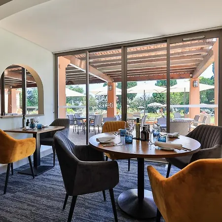 Golf De Valescure & Nuxe ホテル