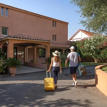 Golf De Valescure & Nuxe Hotel 4*