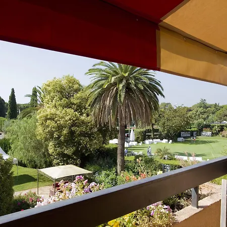Otel Golf De Valescure & Nuxe 4*