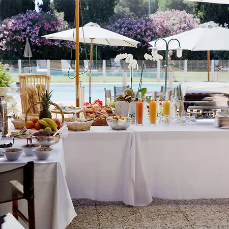 ホテル Golf De Valescure & Nuxe 4*