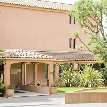Golf De Valescure & Nuxe Otel 4*