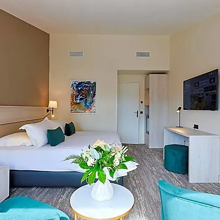 Golf De Valescure & Nuxe Otel Saint-Raphaël