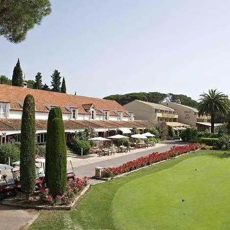 Готель Golf De Valescure & Nuxe