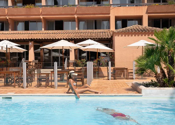 Golf De Valescure & Nuxe