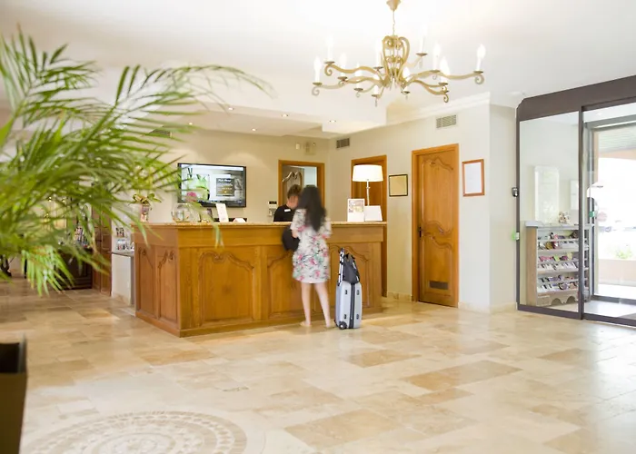 Hotel Golf De Valescure & Nuxe