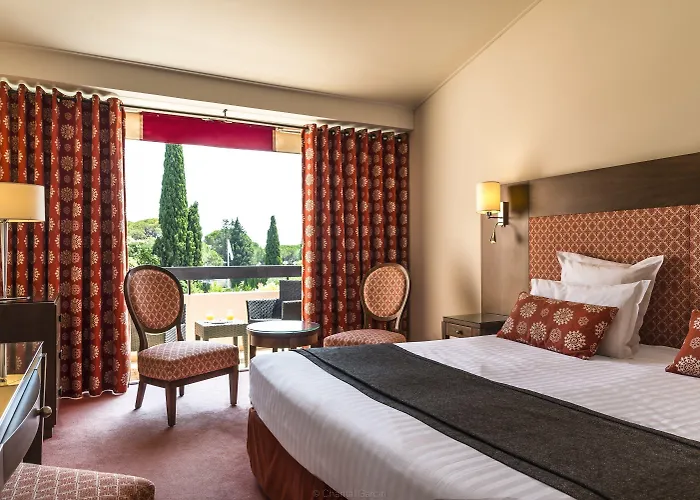 Golf De Valescure & Nuxe 4*