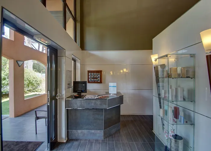 Hotel Golf De Valescure & Nuxe