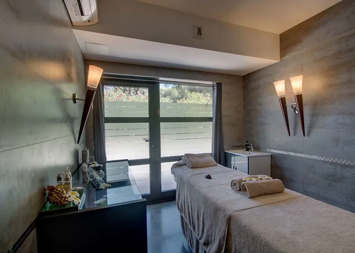 호텔 Golf De Valescure & Nuxe Saint-Raphaël