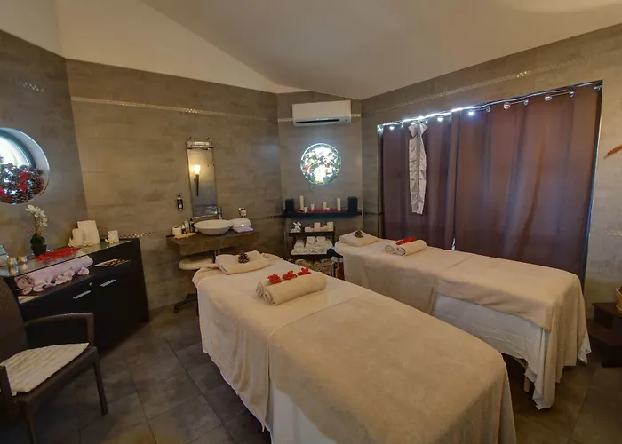 Hotel Golf De Valescure & Nuxe Saint-Raphael (Var)