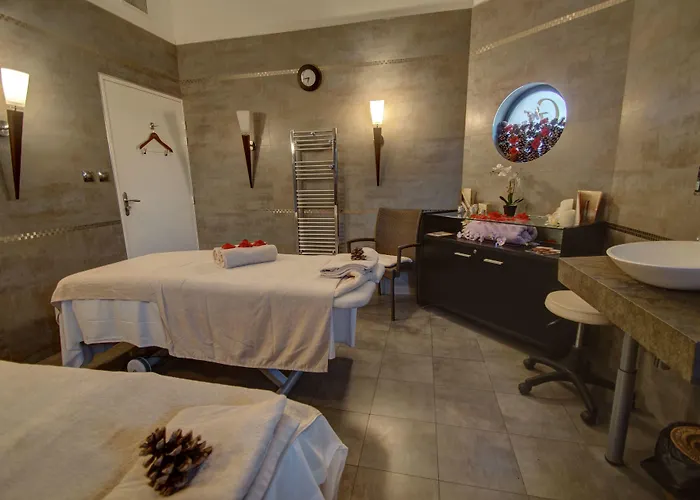 Golf De Valescure & Nuxe 4*