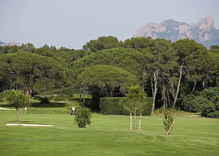 호텔 Golf De Valescure & Nuxe Saint-Raphaël