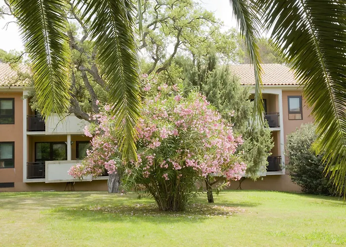 Golf De Valescure & Nuxe